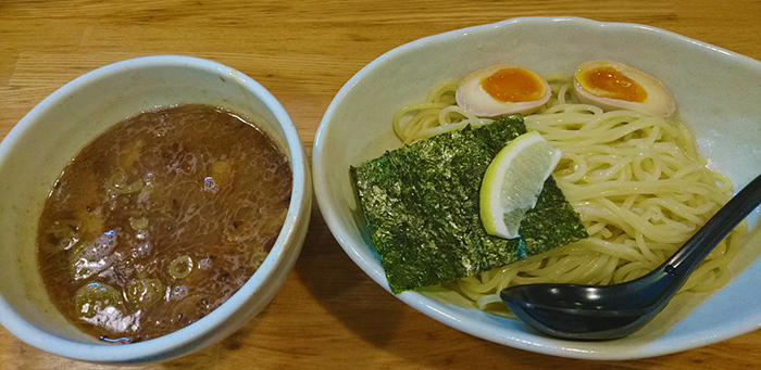 ララガーデンにある横浜家系のラーメン吟風 赤羽店のつけ麺