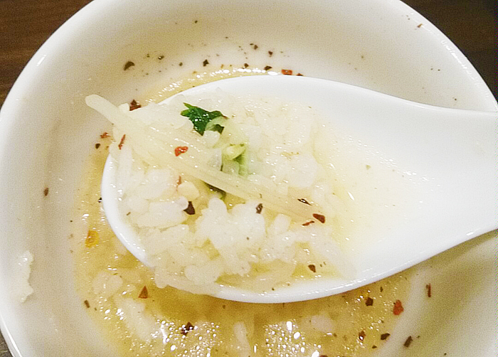 赤羽タイ料理PAPAYAのクンティエムナムエムナムの鶏スープで作った雑炊