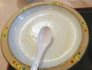 北区十条の大吉飯店の揚州炒飯の空っぽの皿