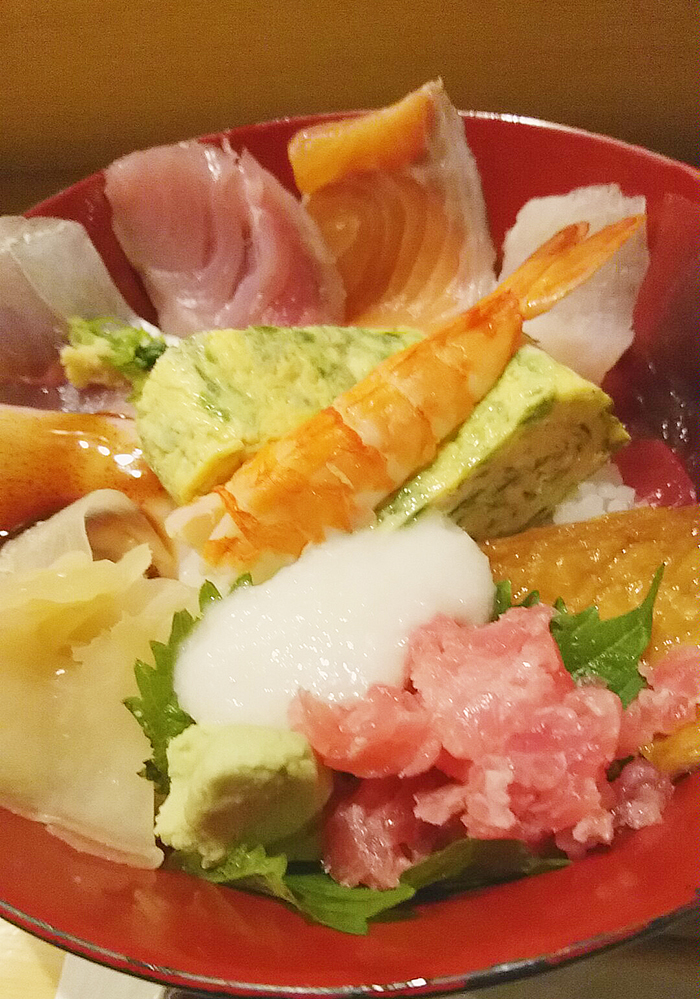 赤羽ランチで食べた寿司こまさの大漁ちらしランチ