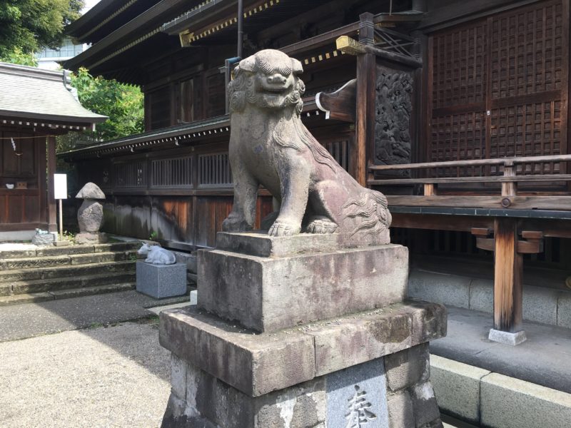 赤羽八幡神社 末社の狛犬
