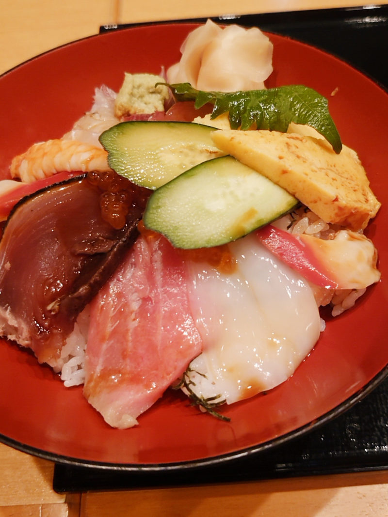 日本海庄や 赤羽西口店 海鮮丼（ミニ鶏唐揚付）