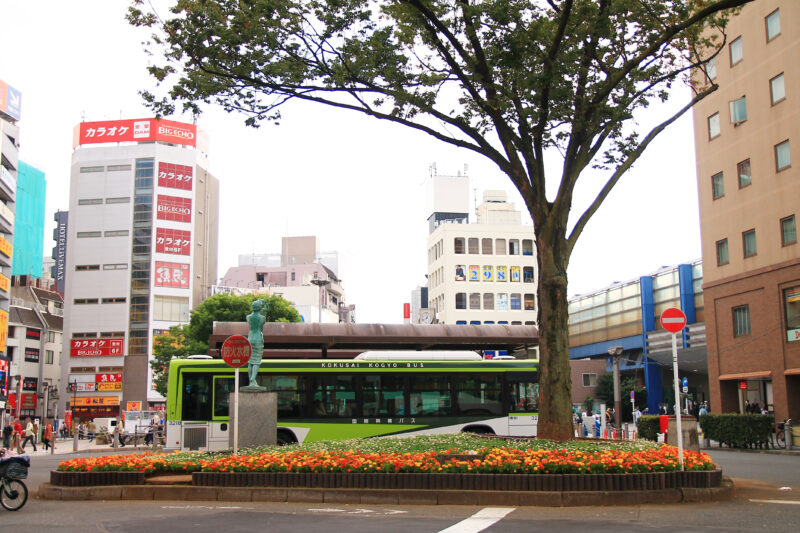 赤羽駅東口 ロータリー前の花壇