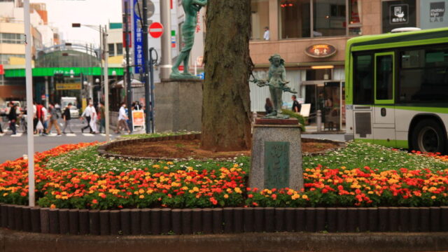 赤羽駅東口 ロータリー前の花壇