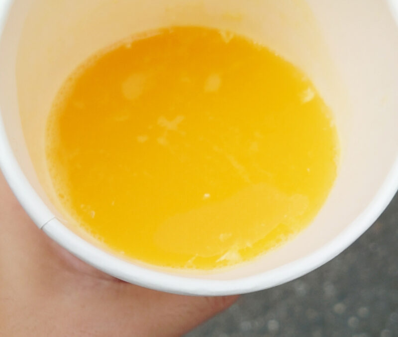 Orange Orange 生絞りオレンジジュース自販機