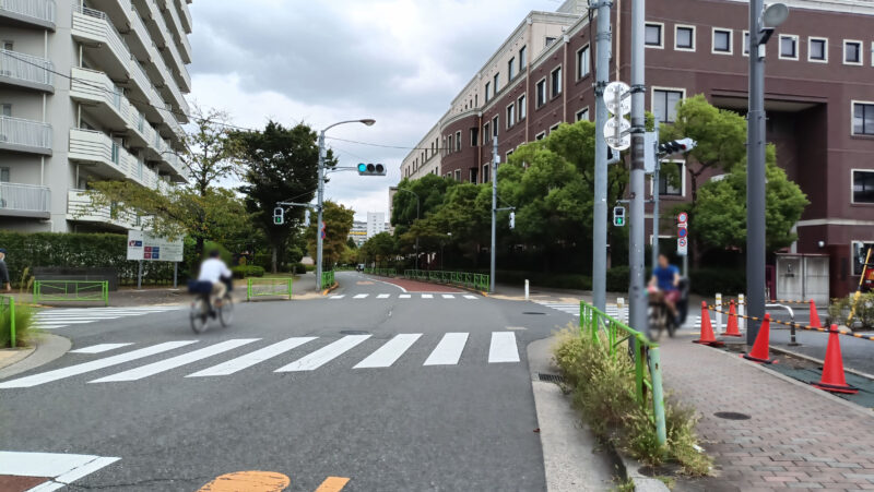 ファミリーマート 東京成徳学園前店