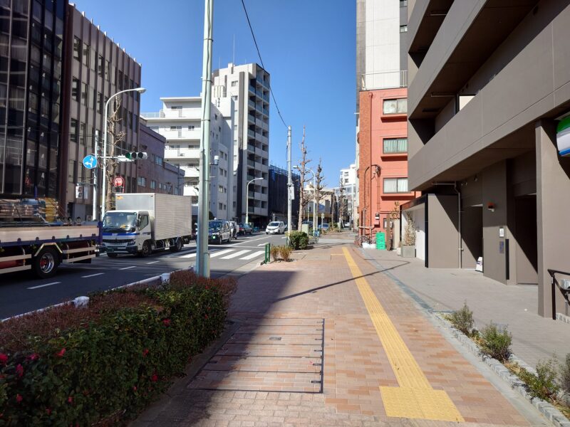  ファミリーマート 王子本町一丁目店