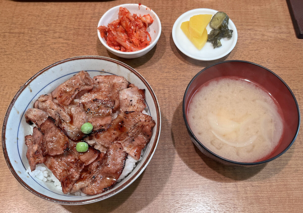 赤羽 炭火豚丼和とん