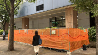 赤羽駅西口 閉鎖型喫煙所
