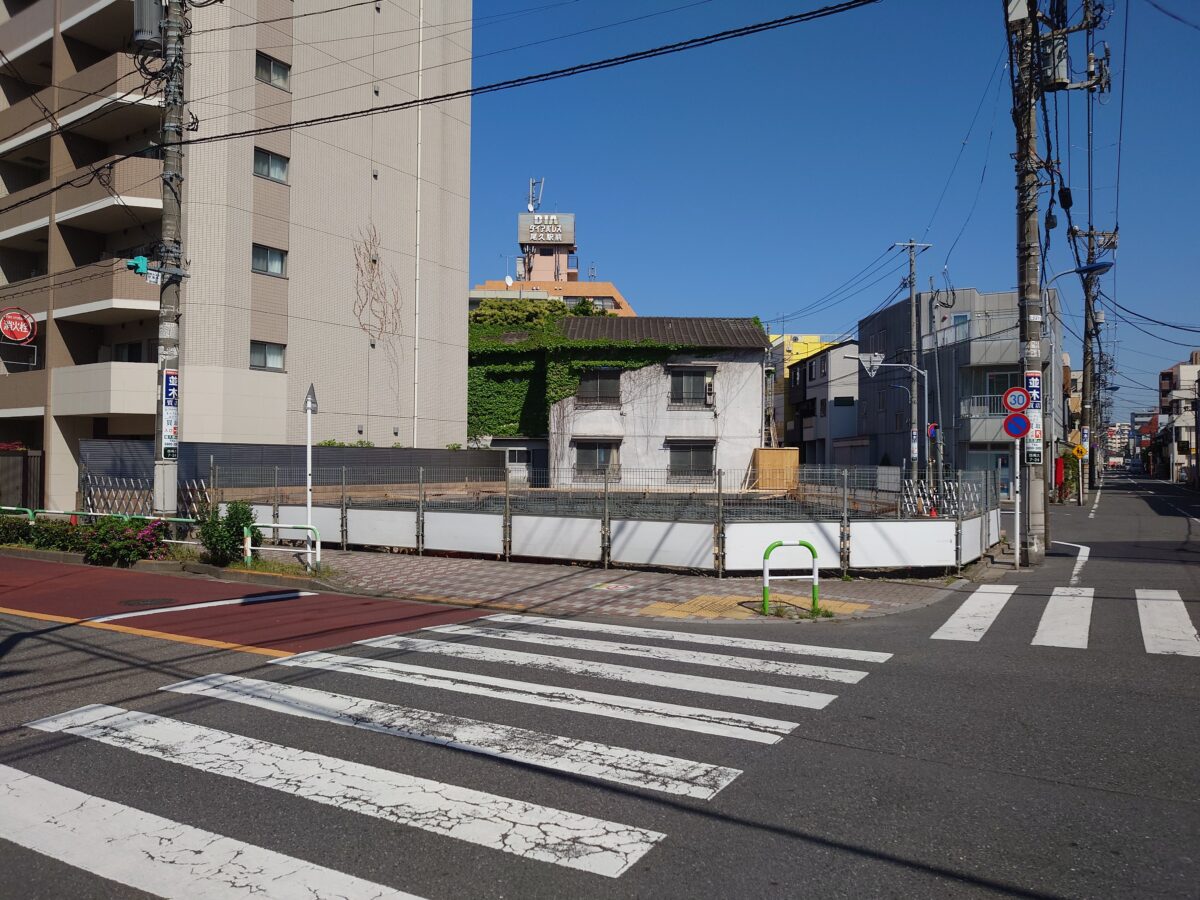 尾久駅前