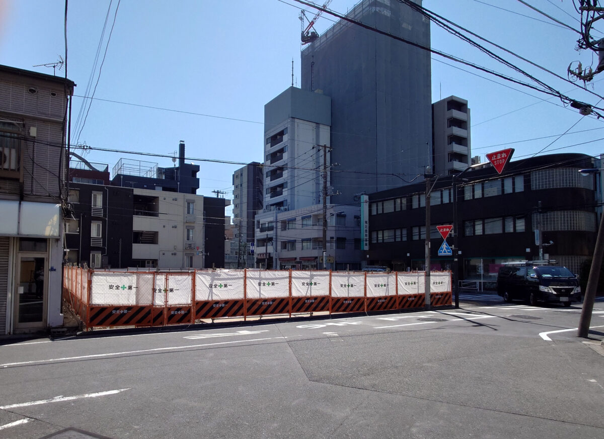尾久駅前