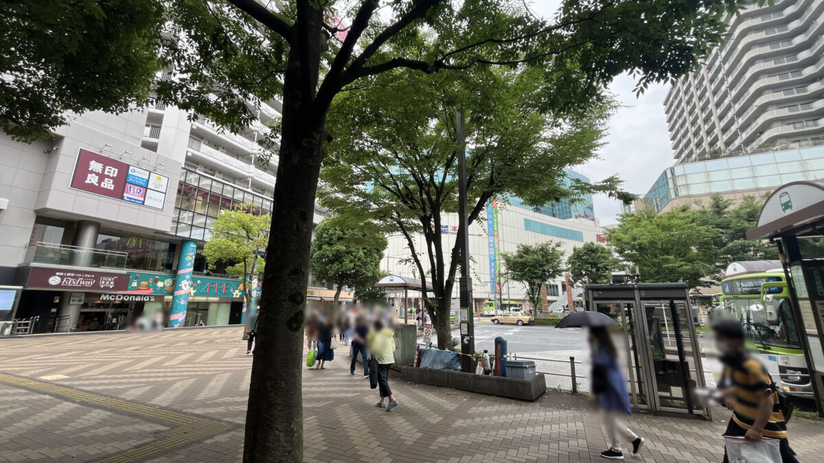赤羽駅西口 閉鎖型喫煙所