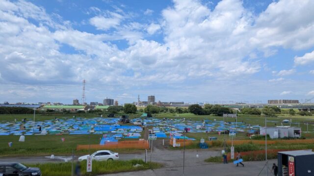 いたばし花火会場、17号近くの一般席の埋まり具合の様子