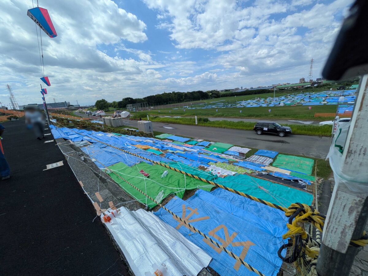 いたばし花火会場、17号近くの一般席の埋まり具合の様子