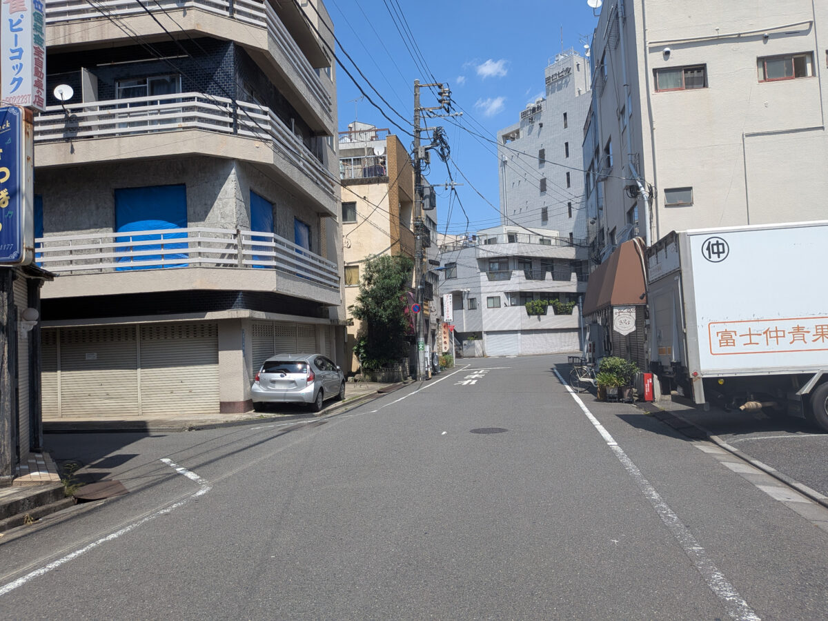 無人古着倉庫SELFURUGI GARAGE