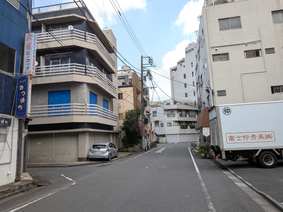 無人古着倉庫SELFURUGI GARAGE