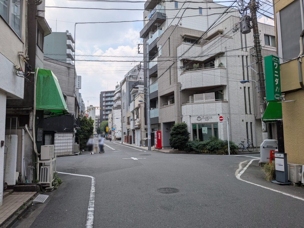 無人古着倉庫SELFURUGI GARAGE