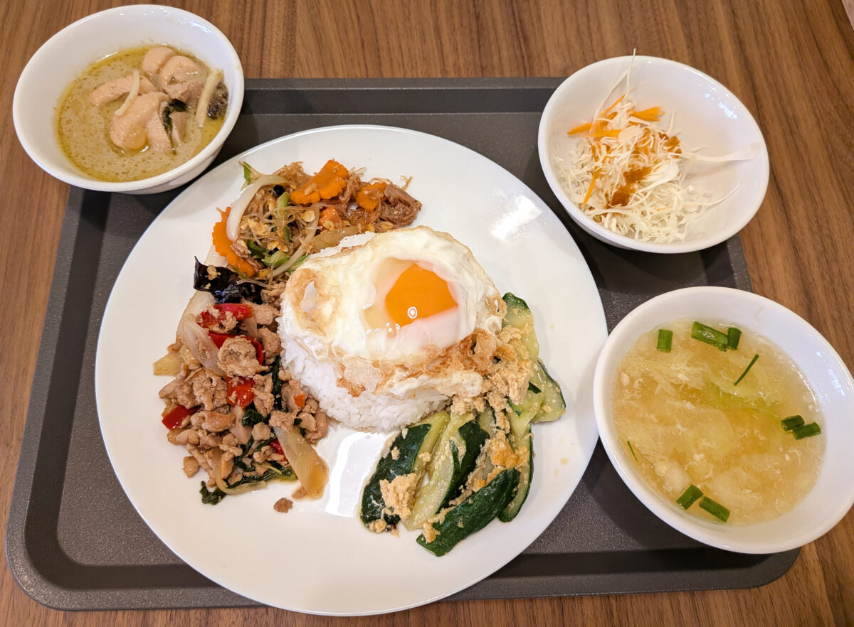 やまとん食堂 ランチ おかずぶっかけごはん