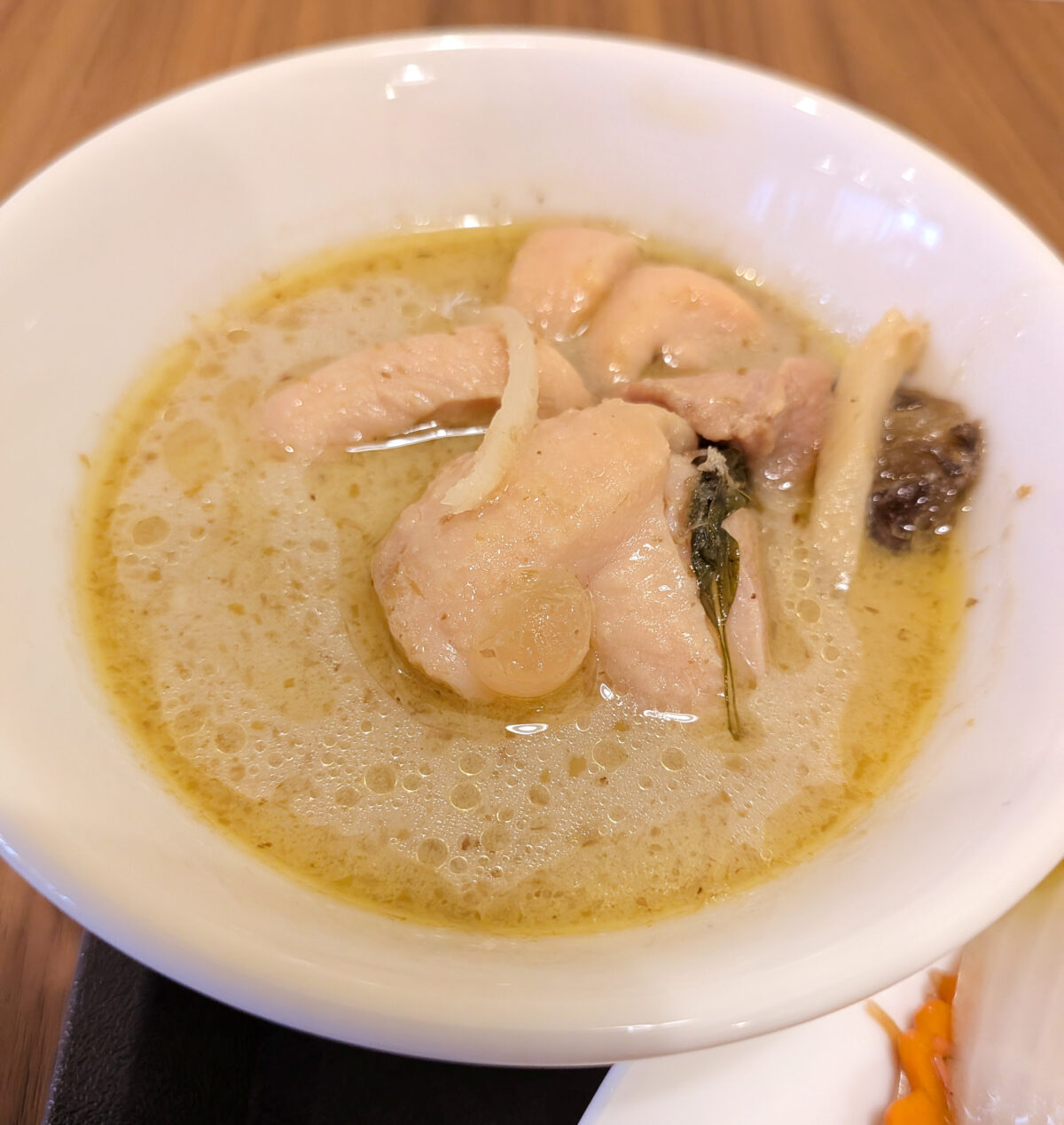 やまとん食堂 ランチ おかずぶっかけごはん