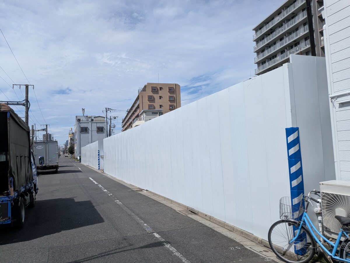 尾久駅前
