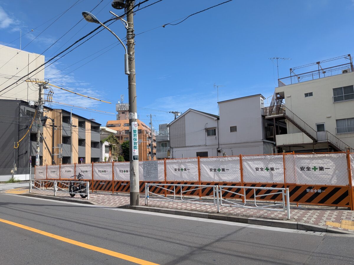 尾久駅前