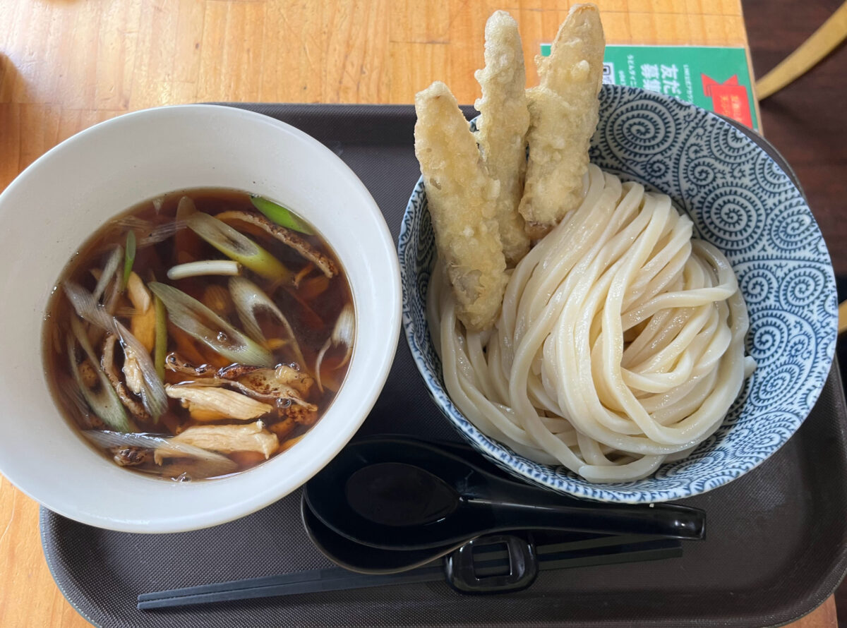 赤羽 うずまき 鶏ごぼうつけうどん