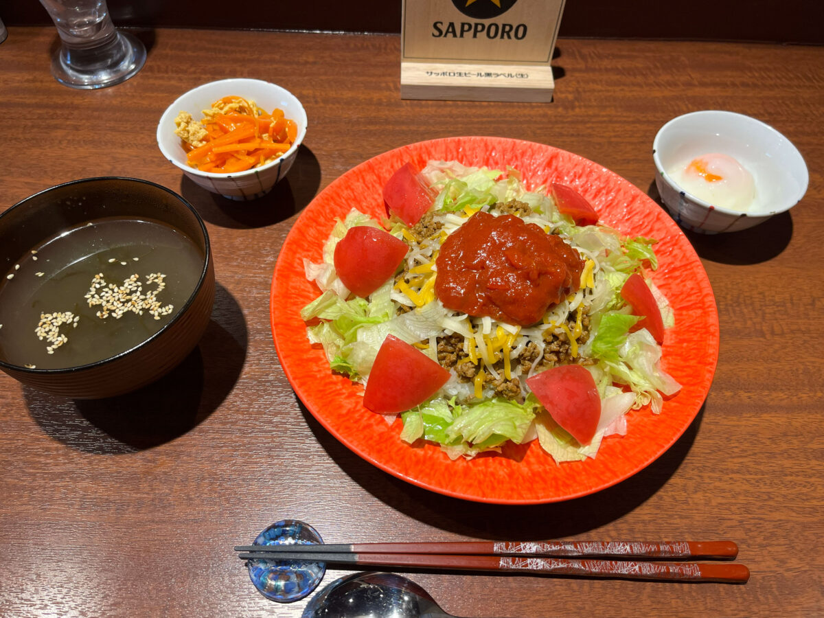 王子 琉球居酒屋クオッカ タコライス