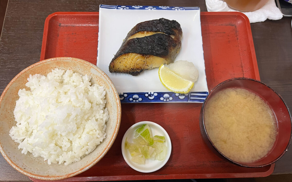 王子神谷 まるよし食堂 銀ダラ定食