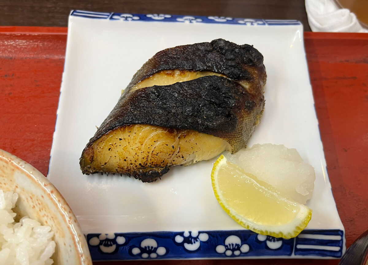 王子神谷 まるよし食堂 銀ダラ定食