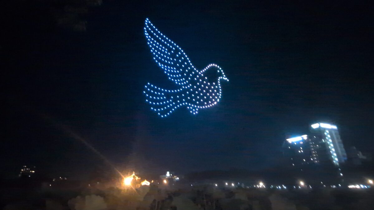 上野公園 不忍池  ドローンショー