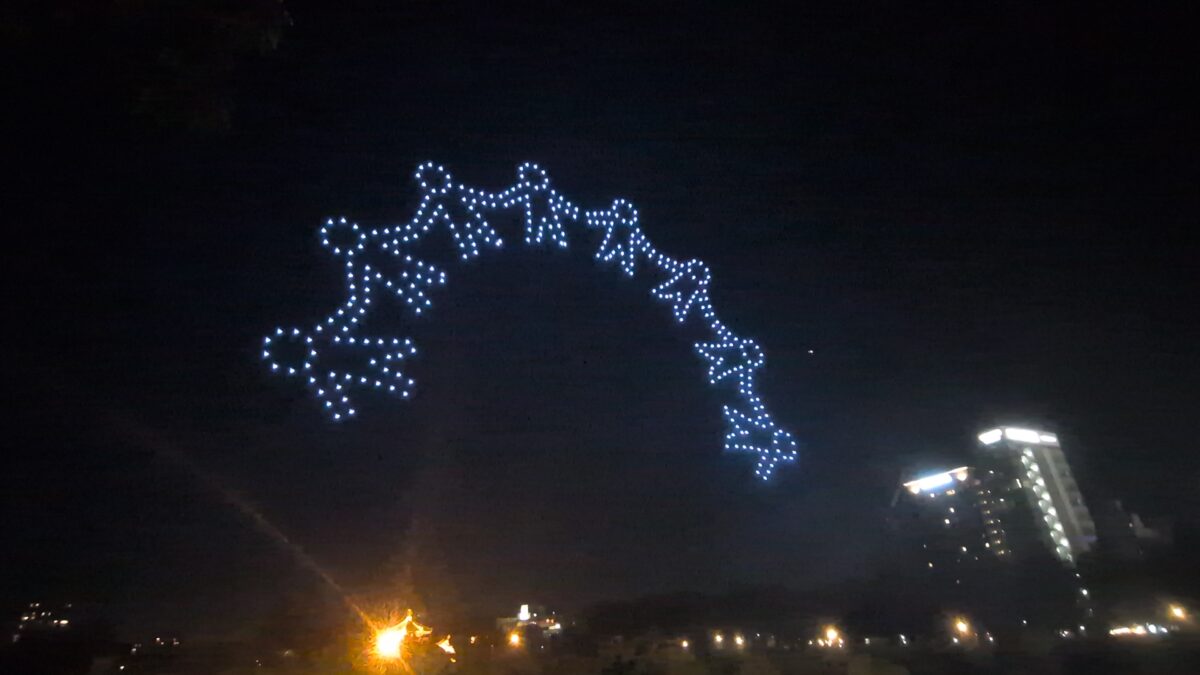 上野公園 不忍池  ドローンショー