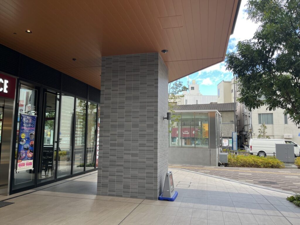 十条 三菱UFJ銀行 ATM