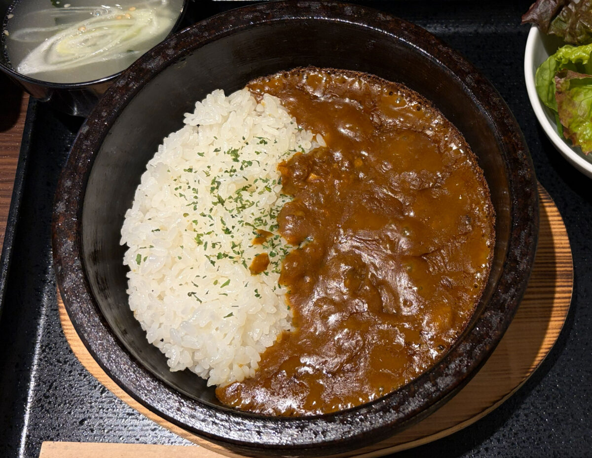 焼肉てらてら 赤羽 石焼牛すじカレー