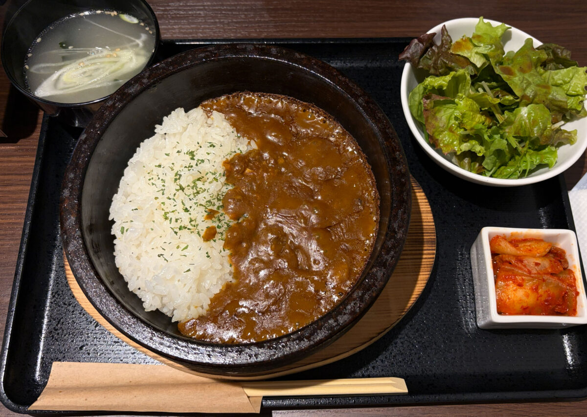 焼肉てらてら 赤羽 石焼牛すじカレー