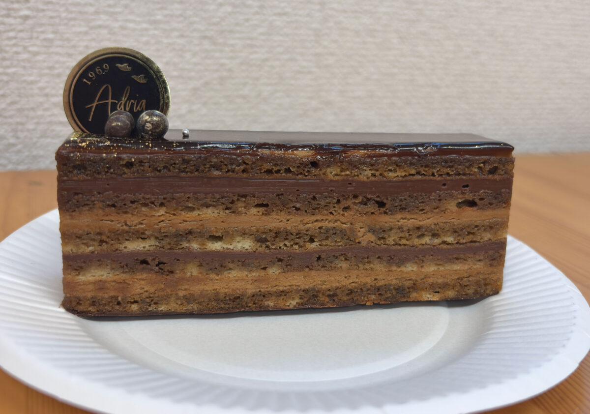 東十条 アドリア洋菓子店 オペラ