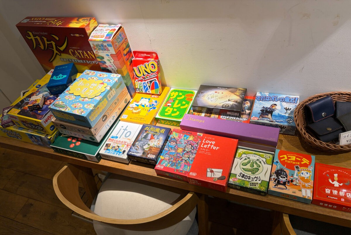 Besties cafe 夕暮れソーダ 店内