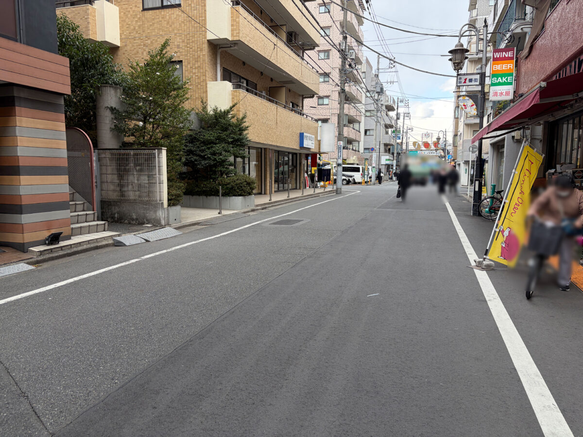 Besties cafe 夕暮れソーダ 店内