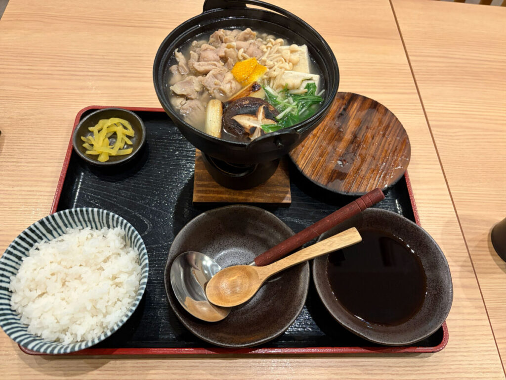 鳥王 赤羽ビビオ 鶏鍋定食