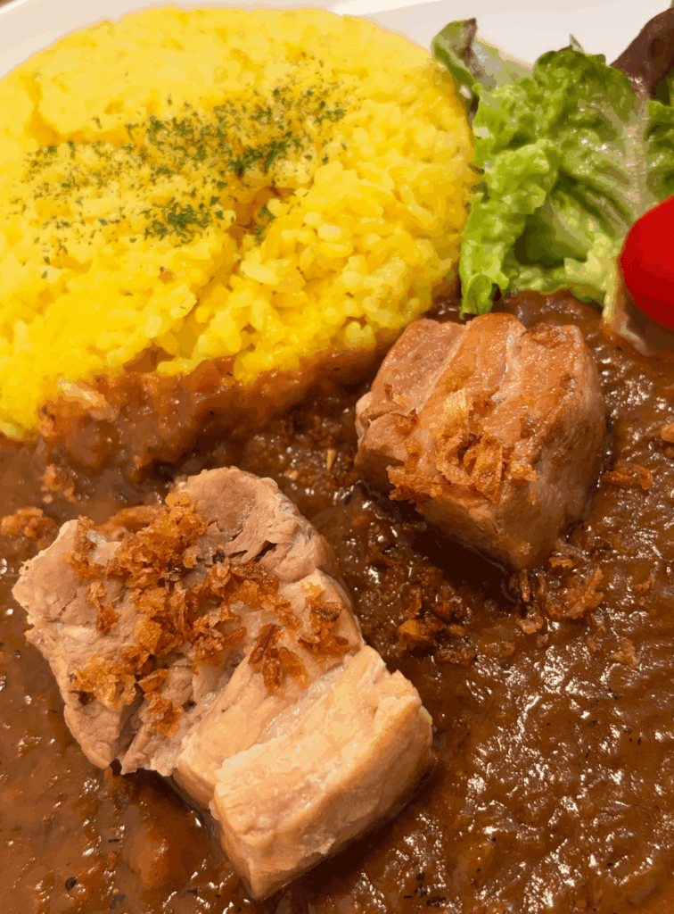 赤羽 べスティーズカフェ とろける豚の角煮カレー