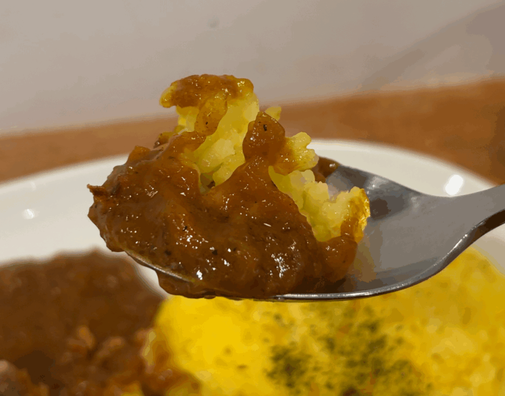 赤羽 べスティーズカフェ とろける豚の角煮カレー