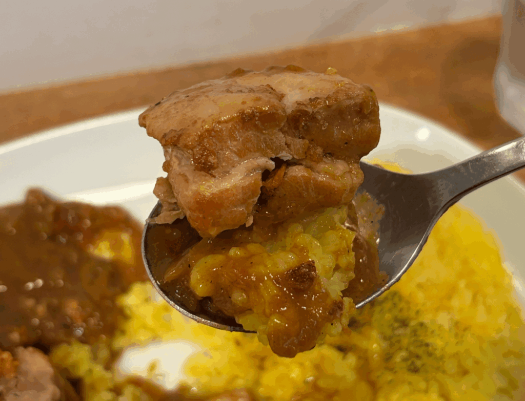 赤羽 べスティーズカフェ とろける豚の角煮カレー