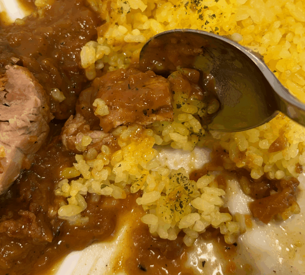 赤羽 べスティーズカフェ とろける豚の角煮カレー