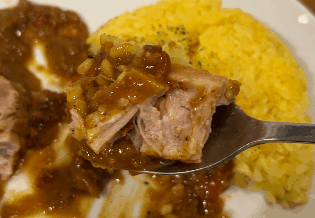 赤羽 べスティーズカフェ とろける豚の角煮カレー