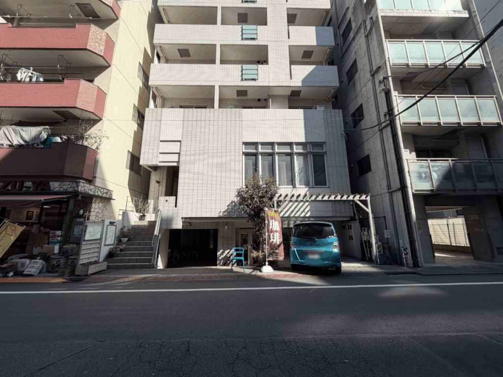 赤羽 べスティーズカフェ とろける豚の角煮カレー