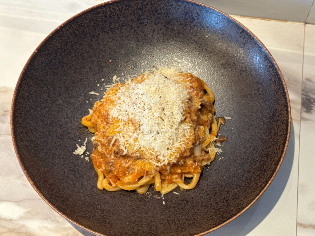 魚イタリアンピザとパスタ 特選和牛のボロネーゼ